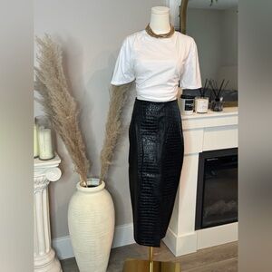 Elegant Black Croc-Embossed Skirt
